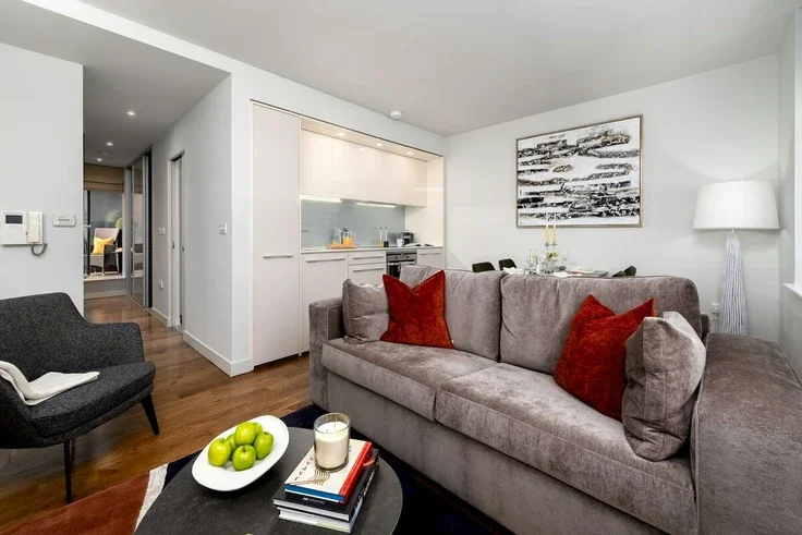 Flat Steward Street in Greater London