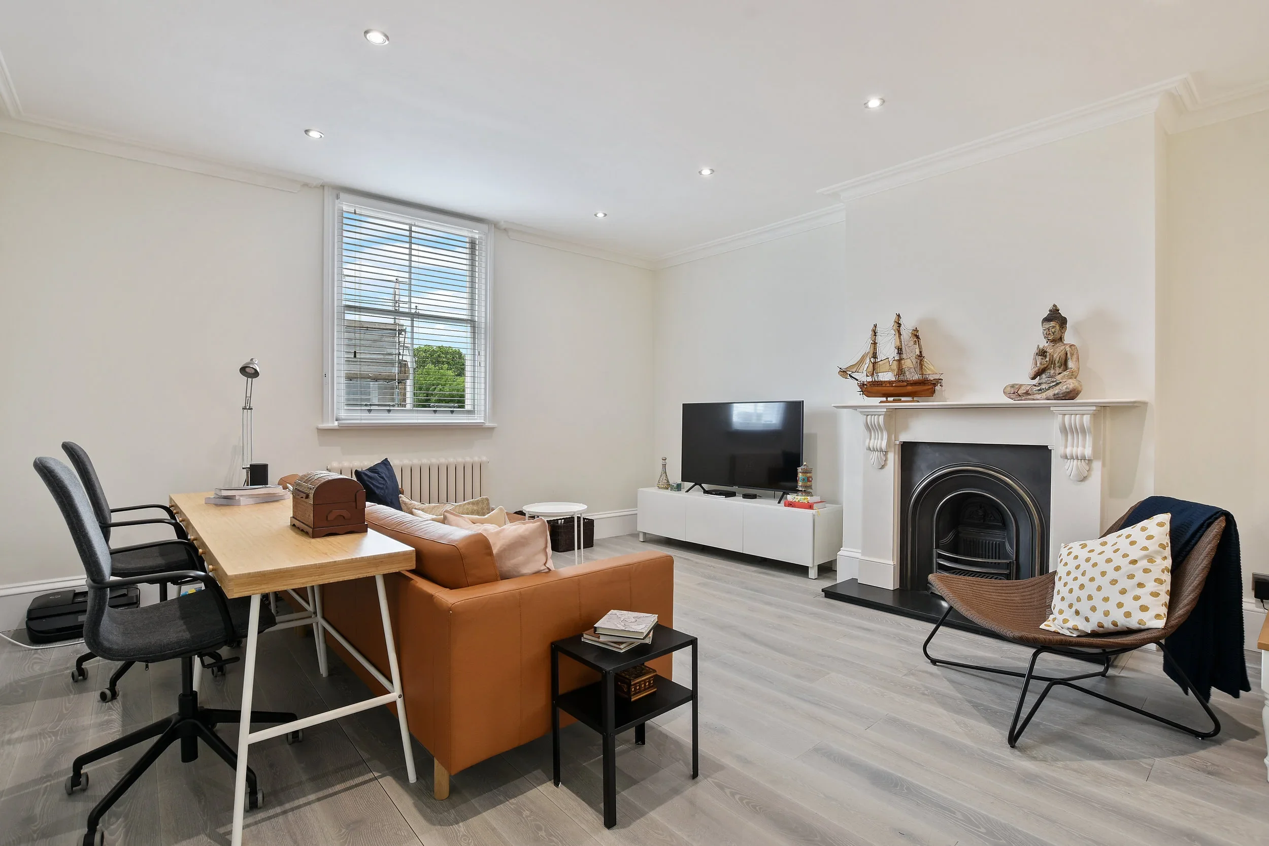 Flat Haverstock Hill in Greater London