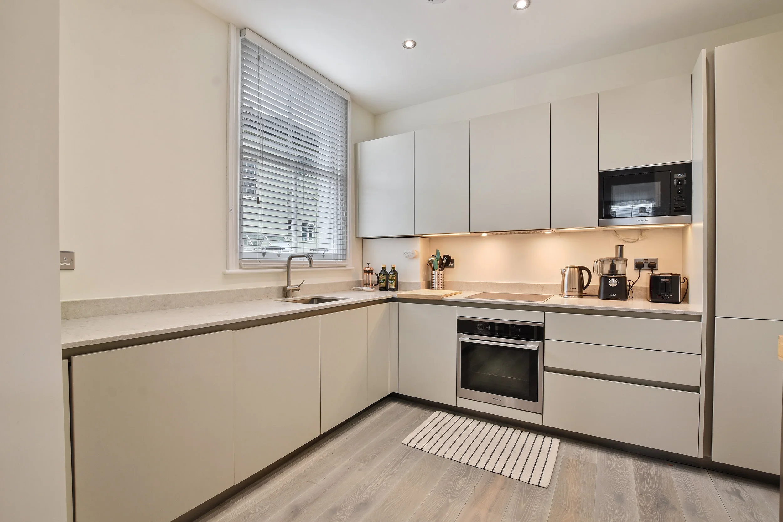 Flat Haverstock Hill in Greater London
