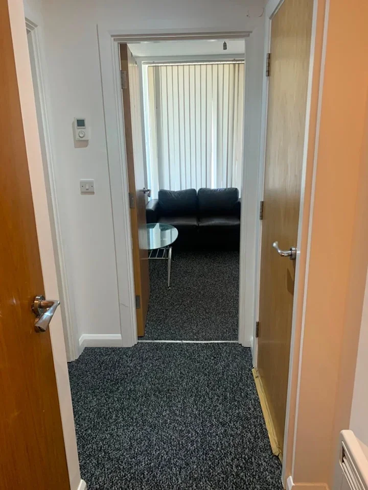 Flat Prior Road in Greater London
