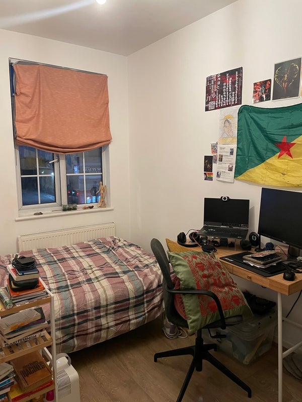 Room Streatham High Road in Greater London
