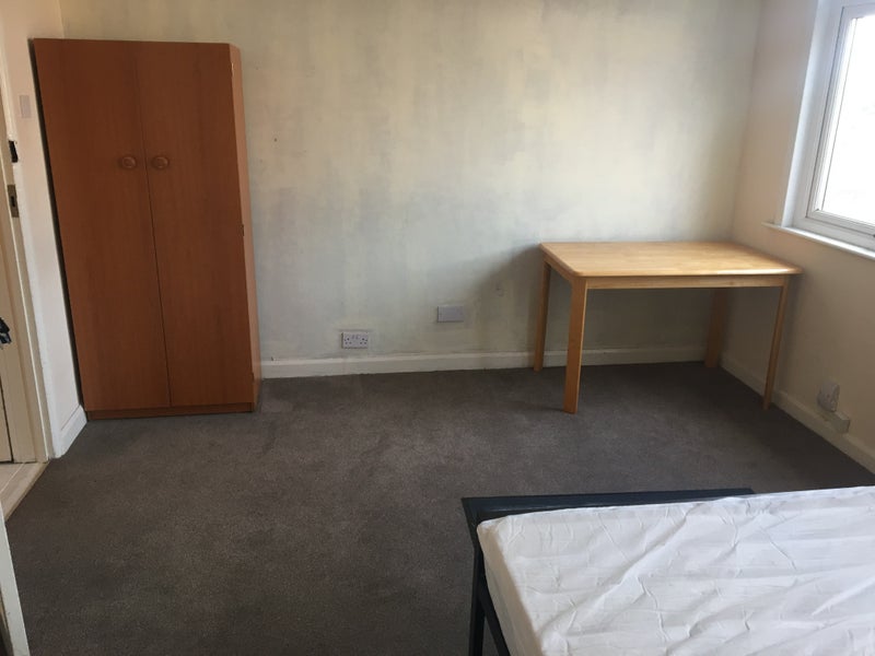 Room Rectory Lane in Chelmsford