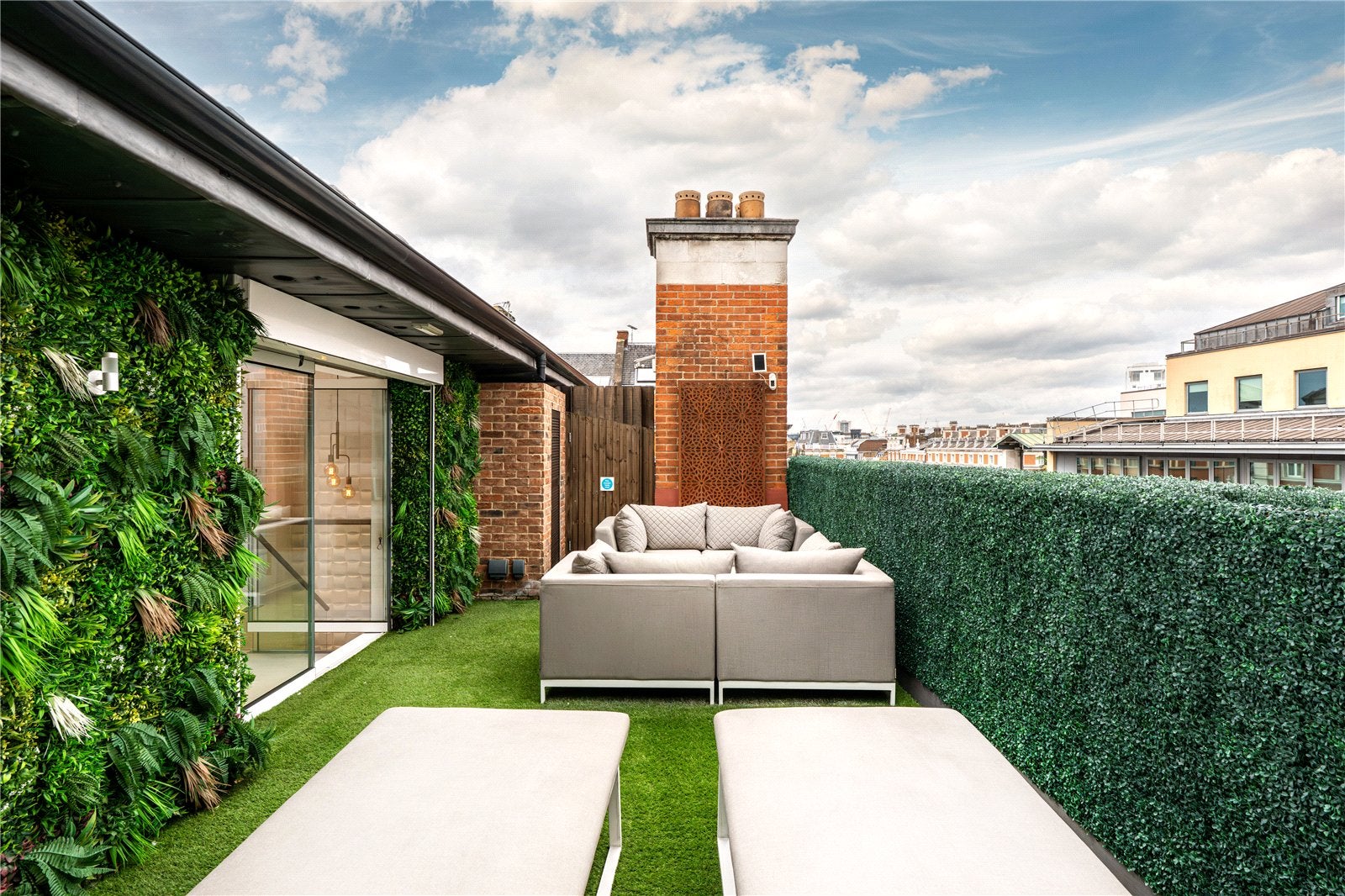 Flat Russell Street in City of Westminster