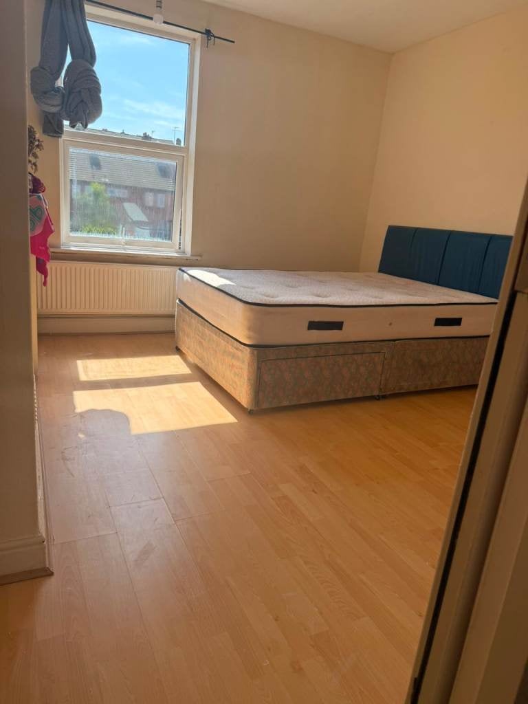 Flat Chadwick Road in Nottingham