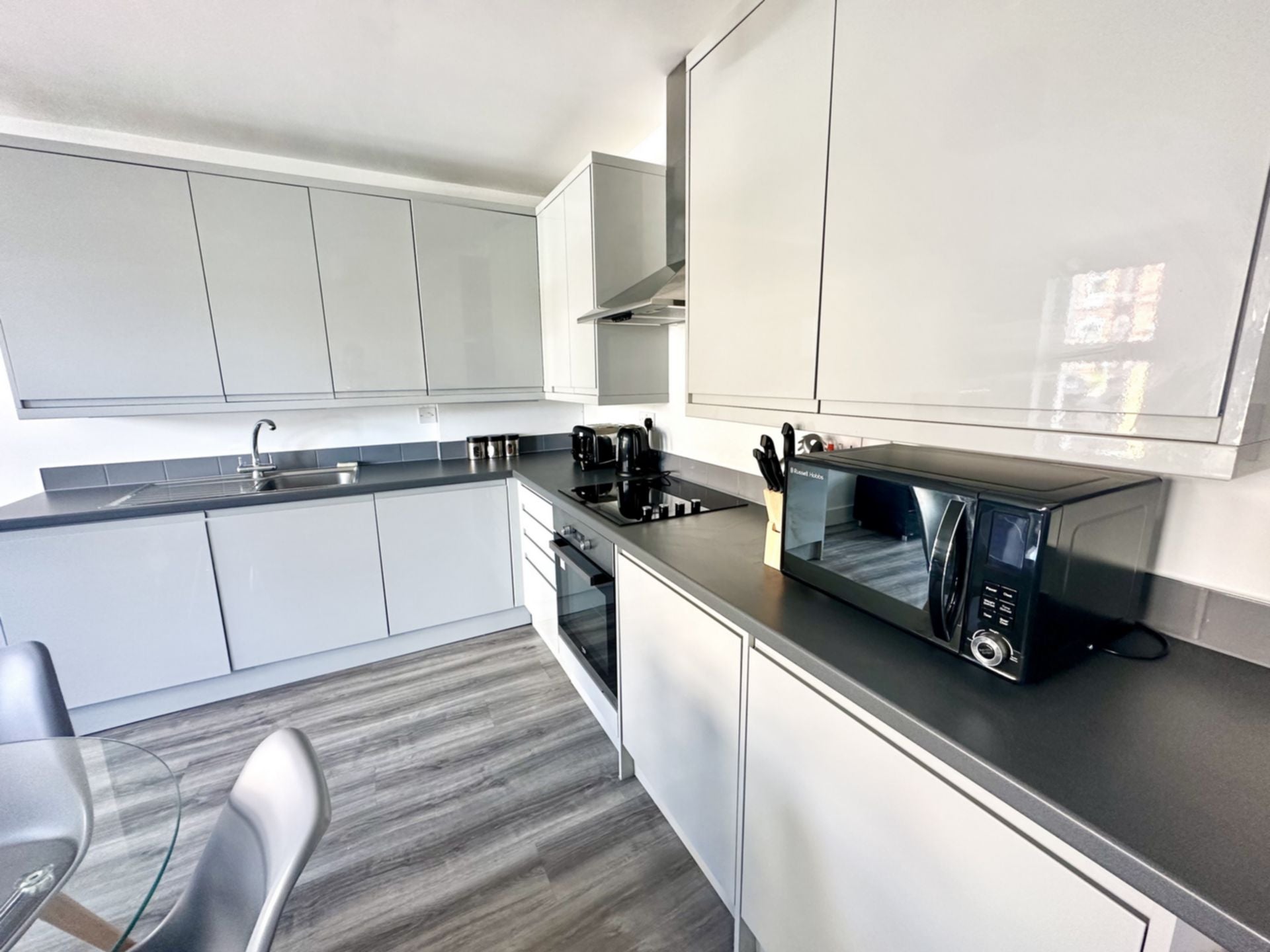 Flat Cheriton Gardens in Folkestone and Hythe District
