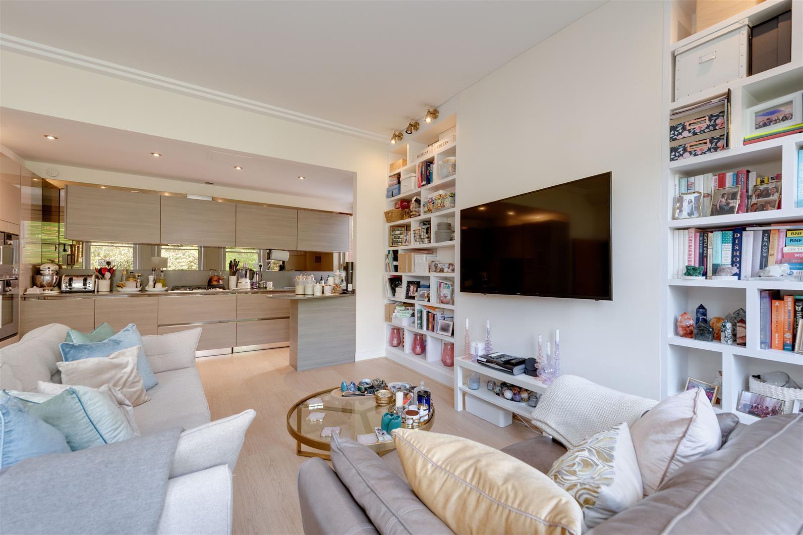 Flat Lutton Terrace in Greater London