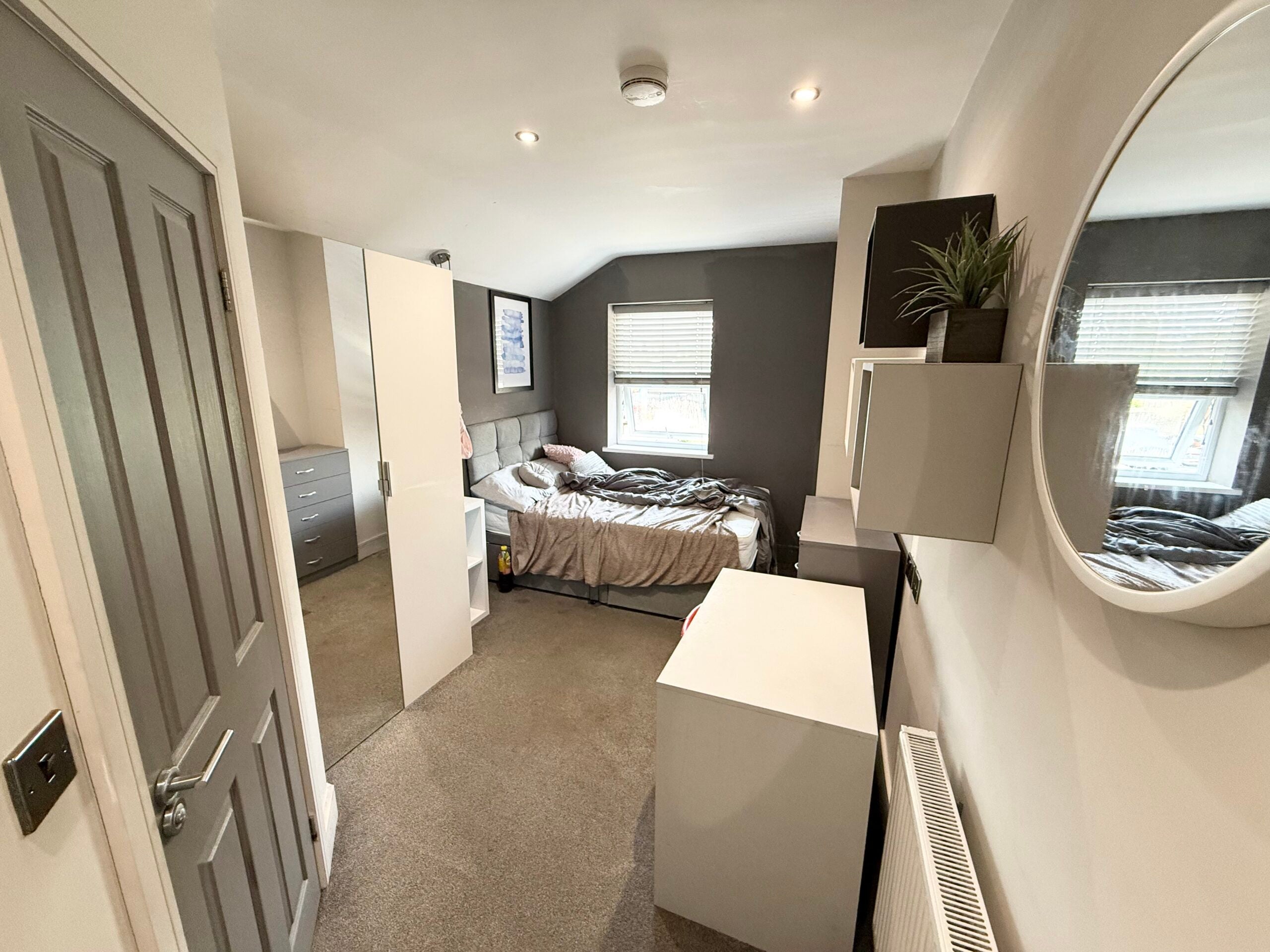 Room Dogsthorpe Road in Peterborough