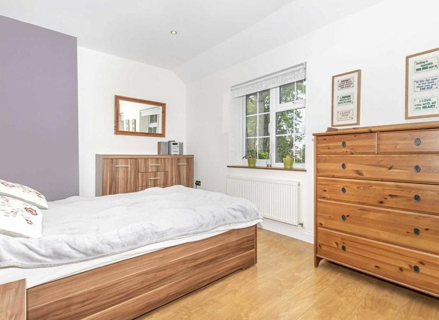 House Bryony Road in Greater London