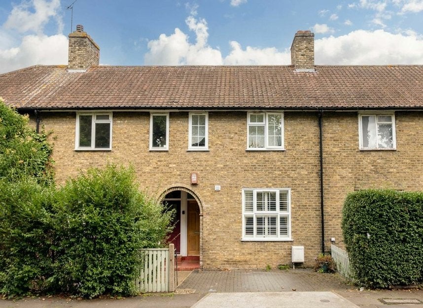 House Bryony Road in Greater London
