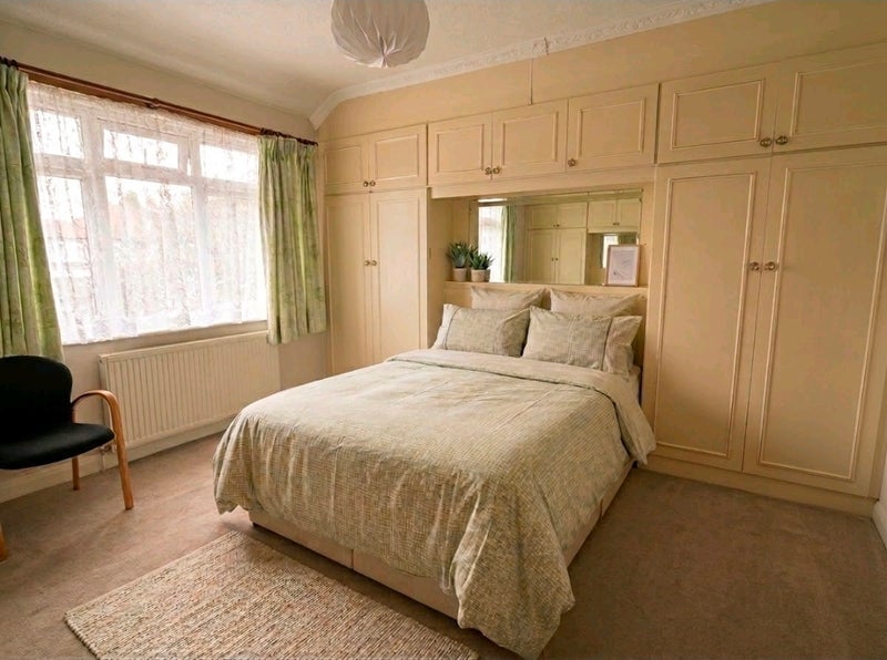 Room Indus Road in Greater London