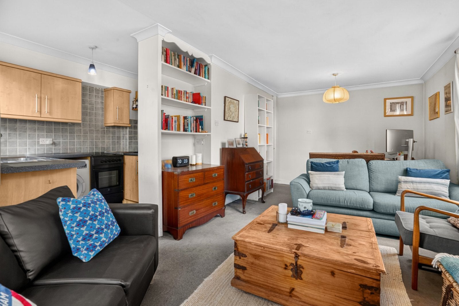 Flat Trinity Road in Greater London