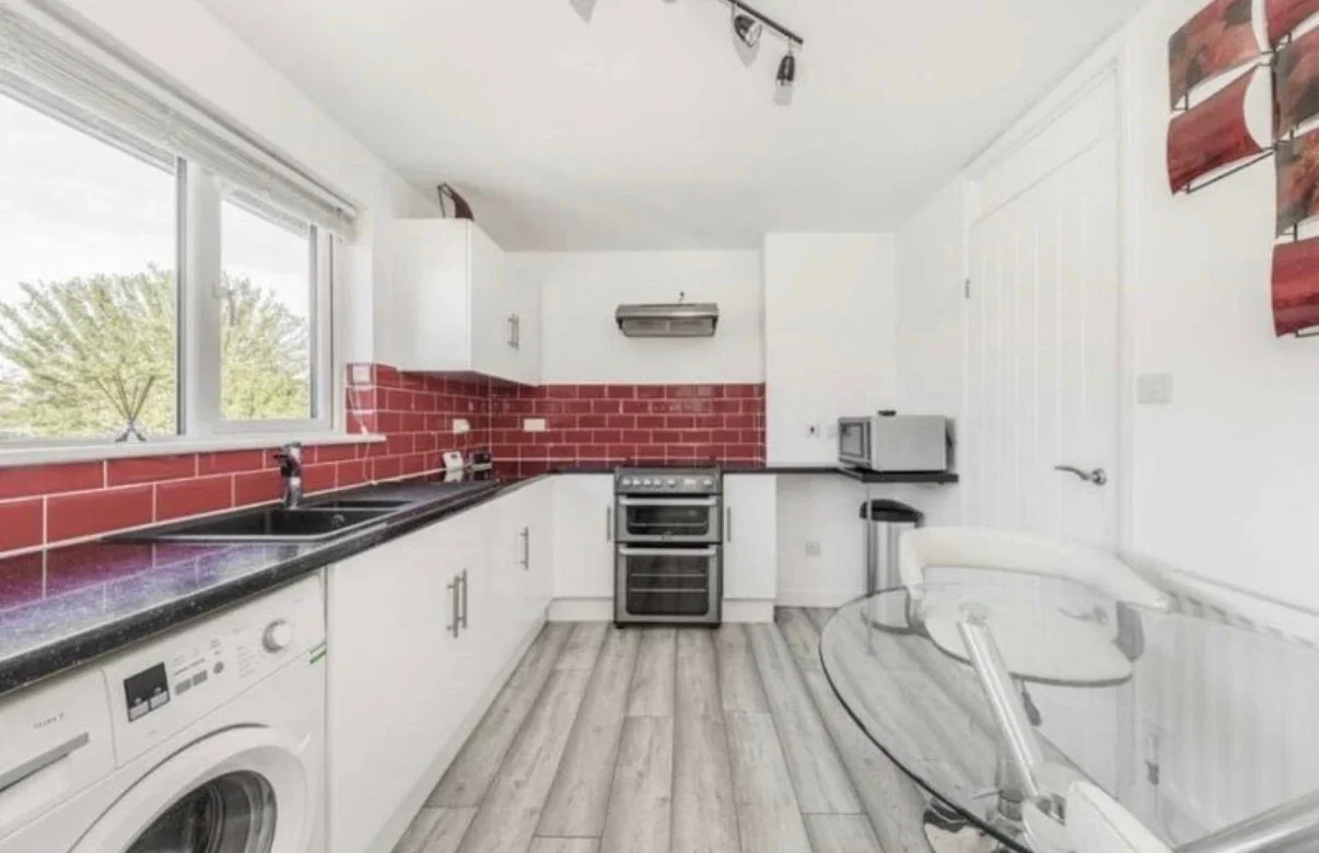 Flat Abbott Close in Greater London