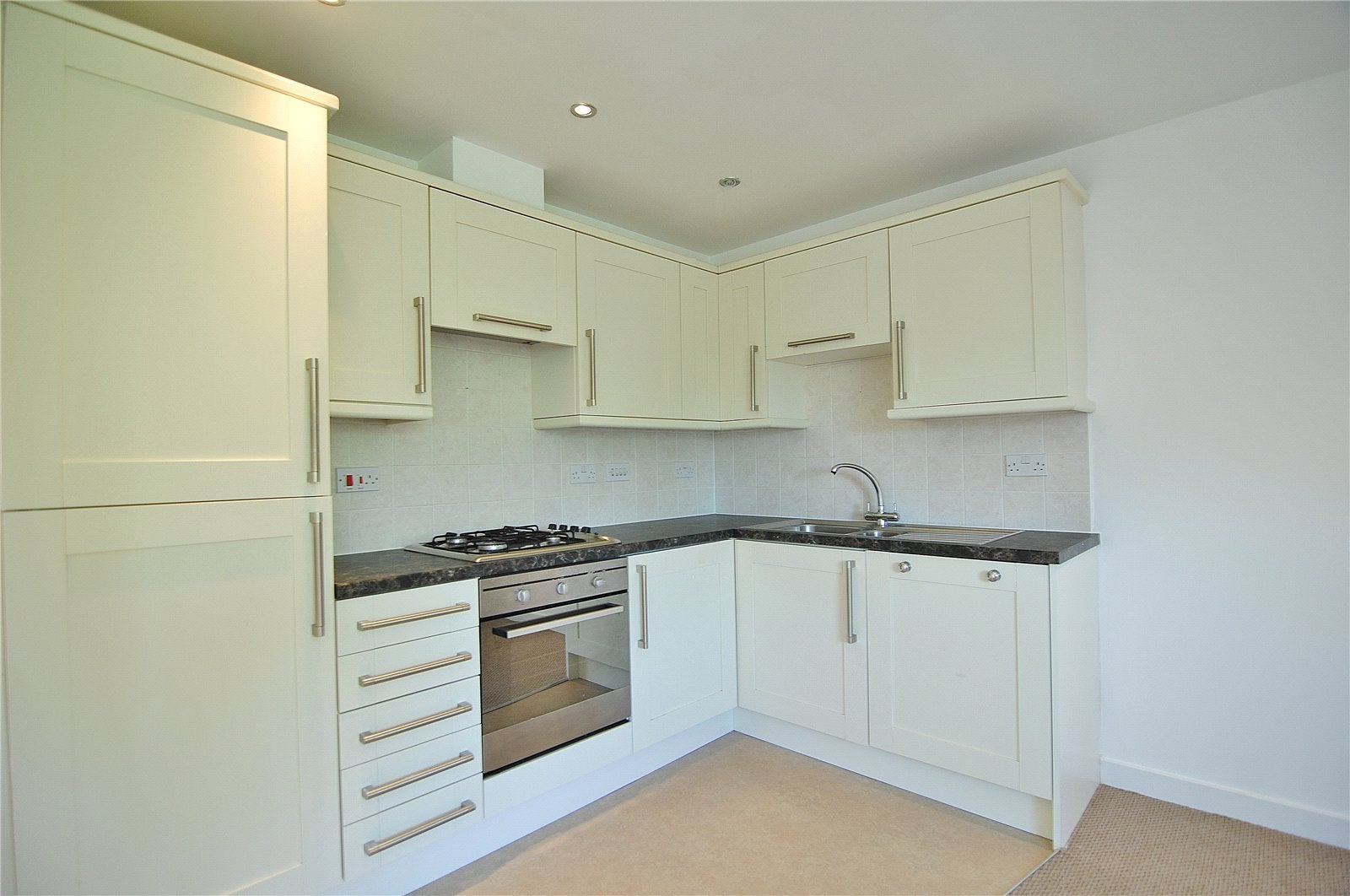 Flat Devereaux Crescent in Stroud