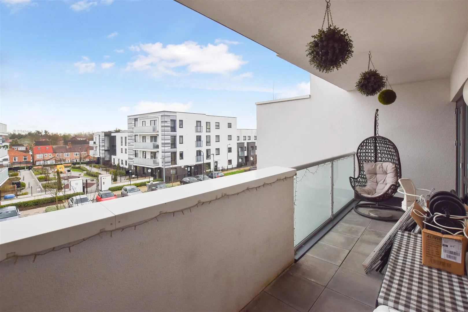 Flat Harrow Road in Greater London