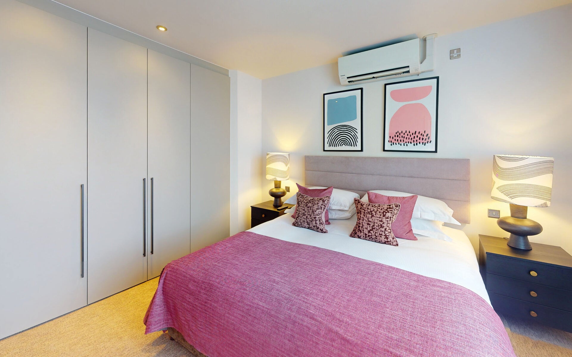 Flat Harrington Road in Greater London