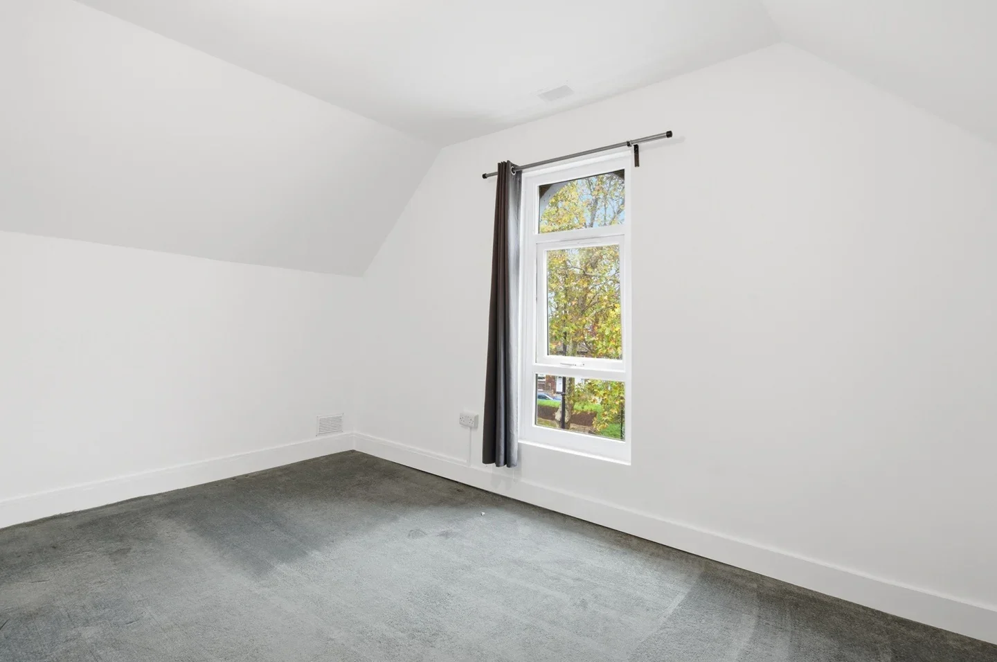 Flat Seven Sisters Road in Greater London