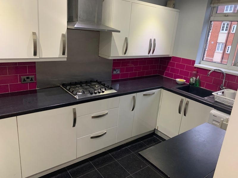 Room Solander Gardens in Greater London