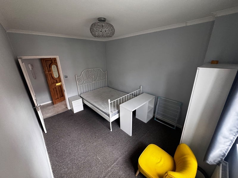 Room Solander Gardens in Greater London