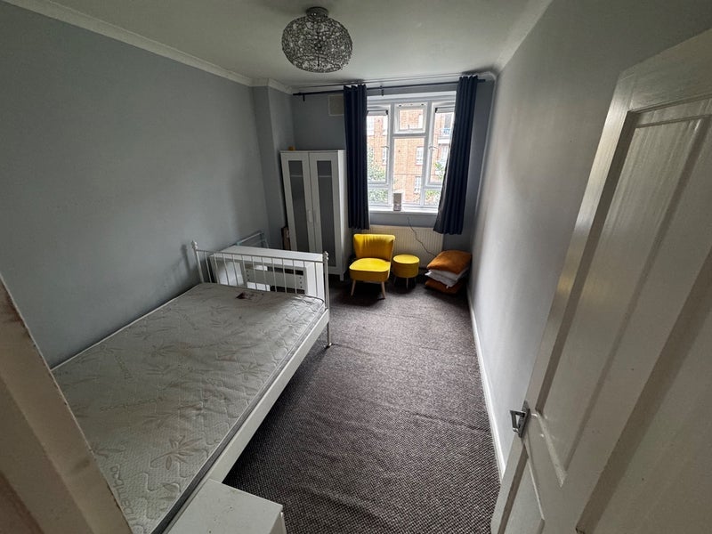 Room Solander Gardens in Greater London
