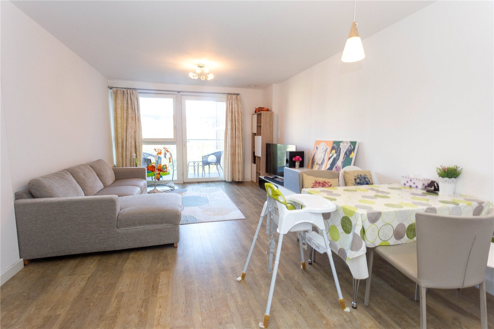 Flat Naomi Street in Greater London