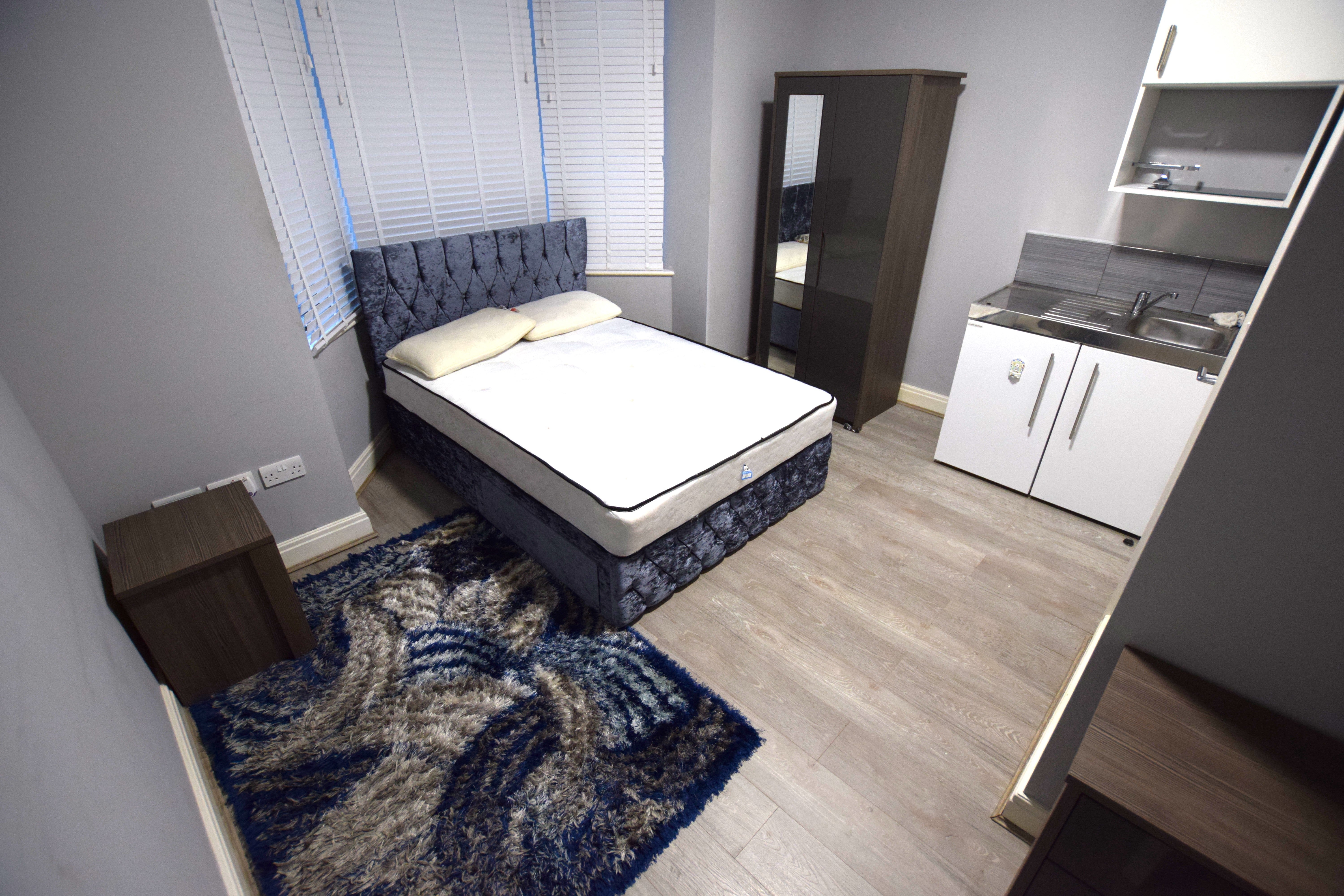 Room Thorold Road in Greater London