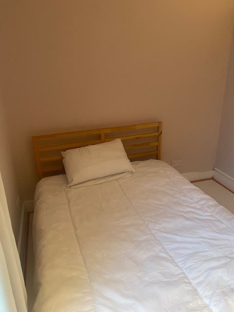 Room Faraday Road in Greater London