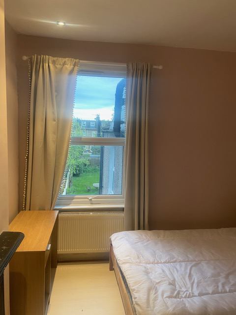 Room Faraday Road in Greater London