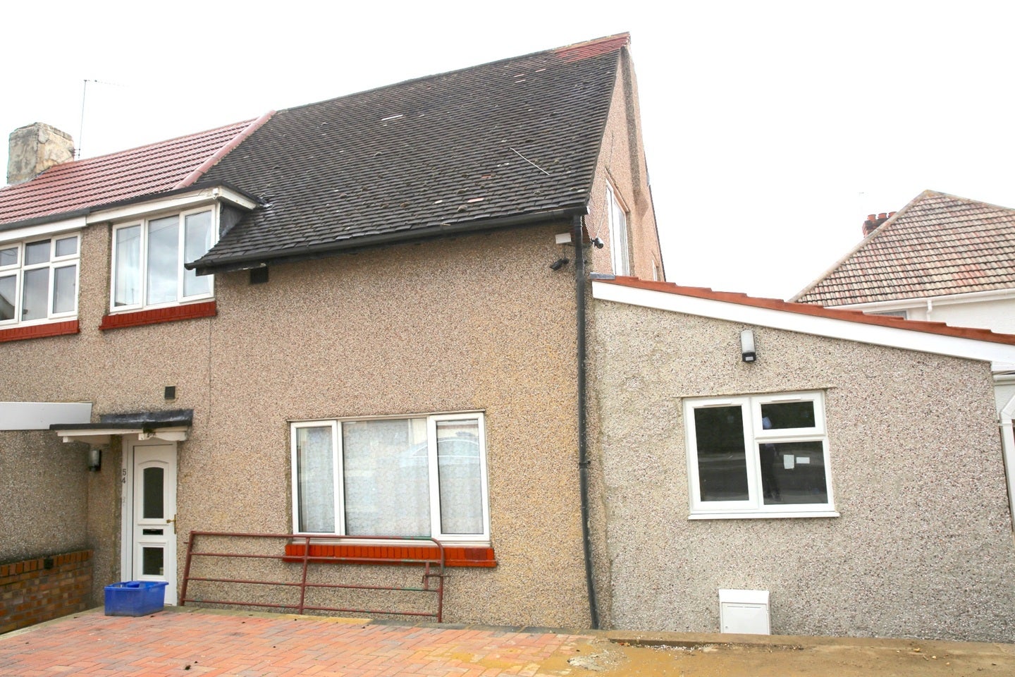 House Carlisle Avenue in Greater London