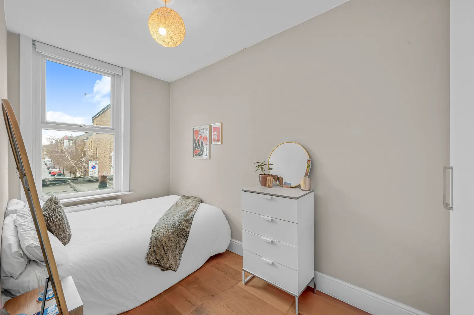 Flat Stroud Green Road in Greater London