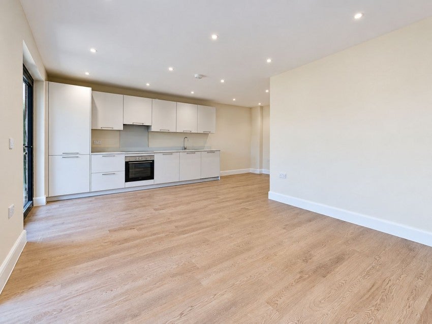 Flat Turners Hill in Cheshunt