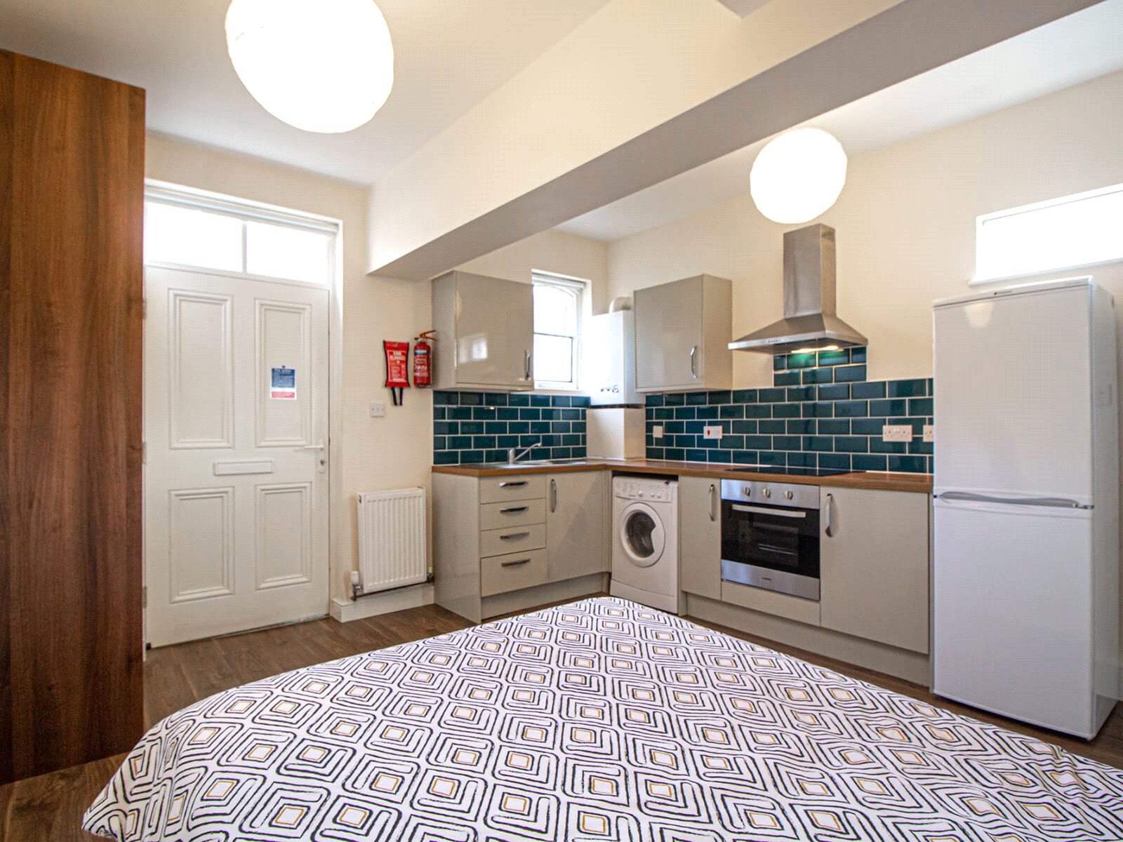 Room Clarendon Road in Leeds