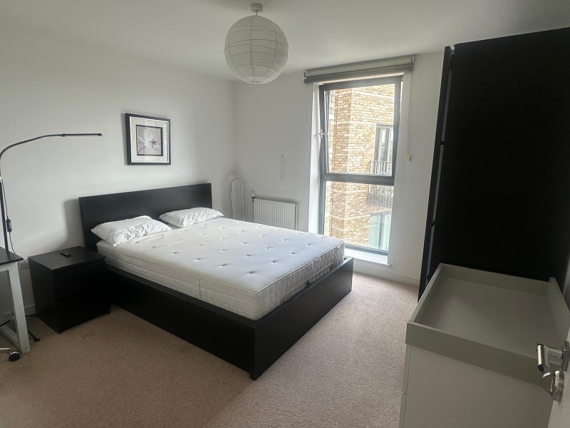 Room Bramwell Way in Greater London