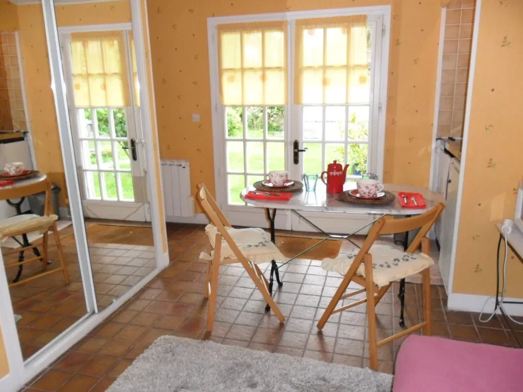 Room Rue de Filay in Le Malesherbois