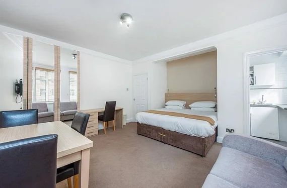 Flat Tavistock Square in Greater London
