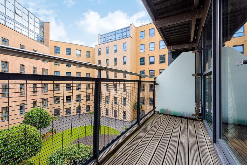 Flat Fitzwilliam Street in Sheffield
