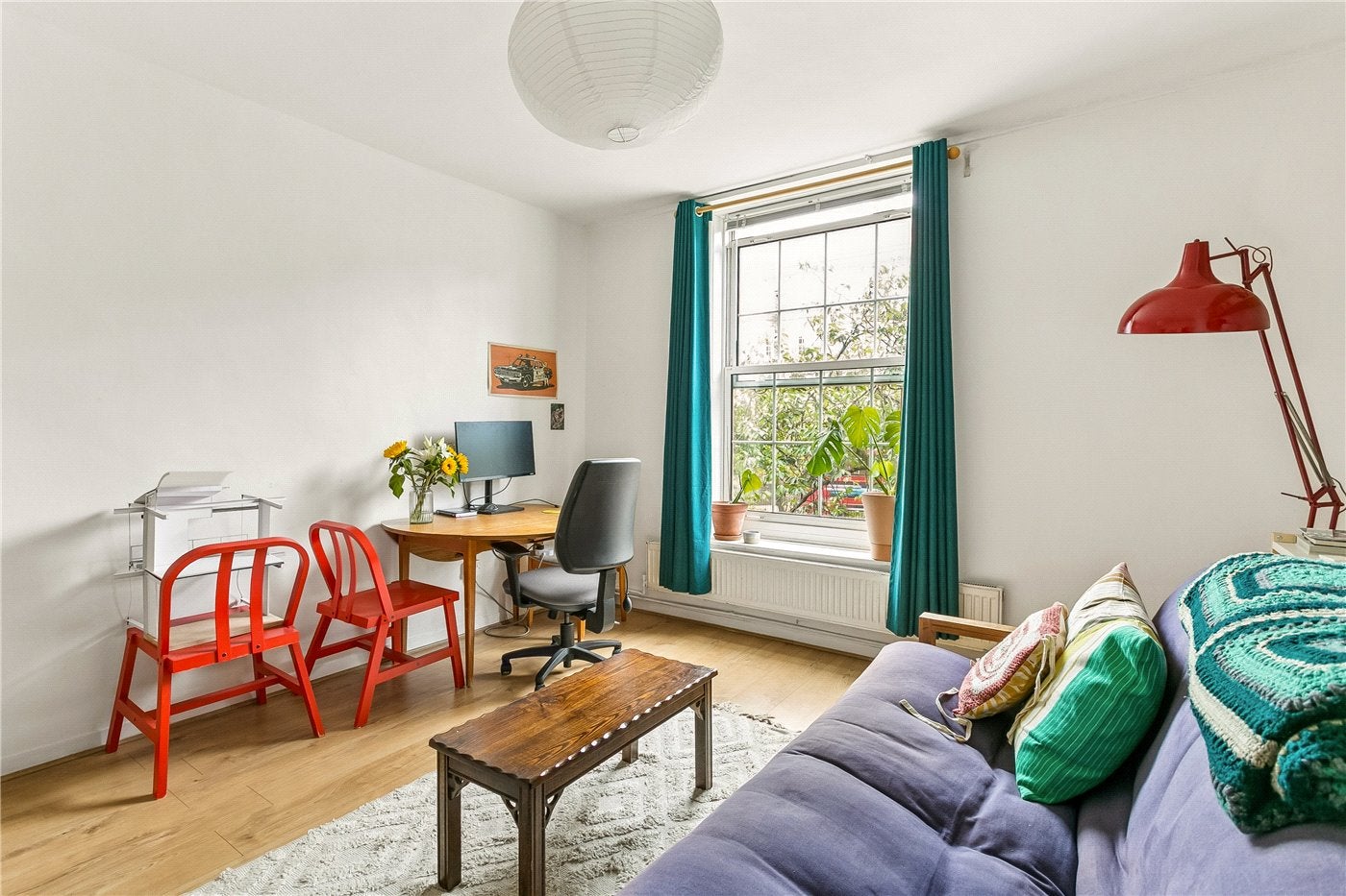 Flat Pembury Road in Greater London