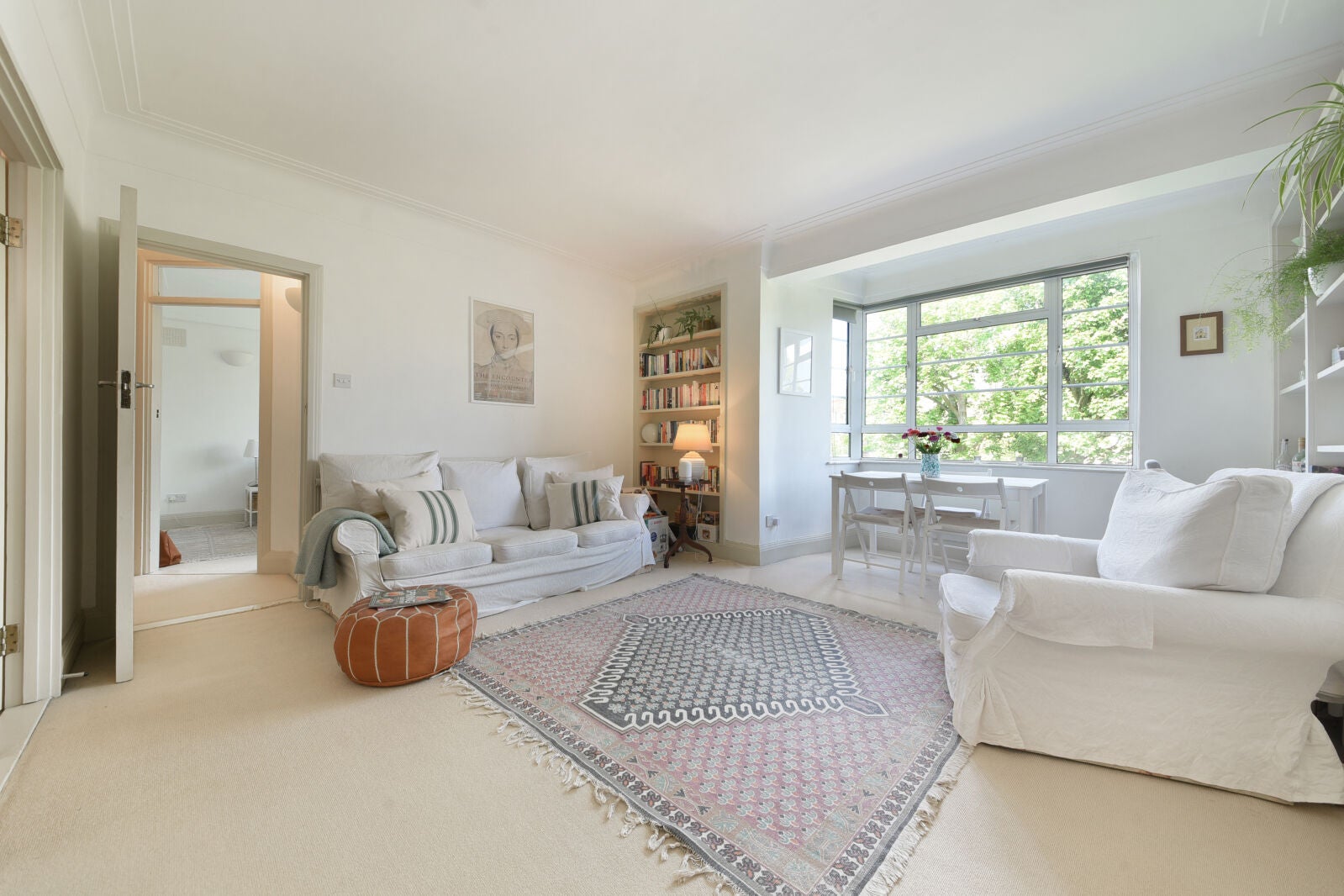 Flat Wimbledon Hill Road in Greater London