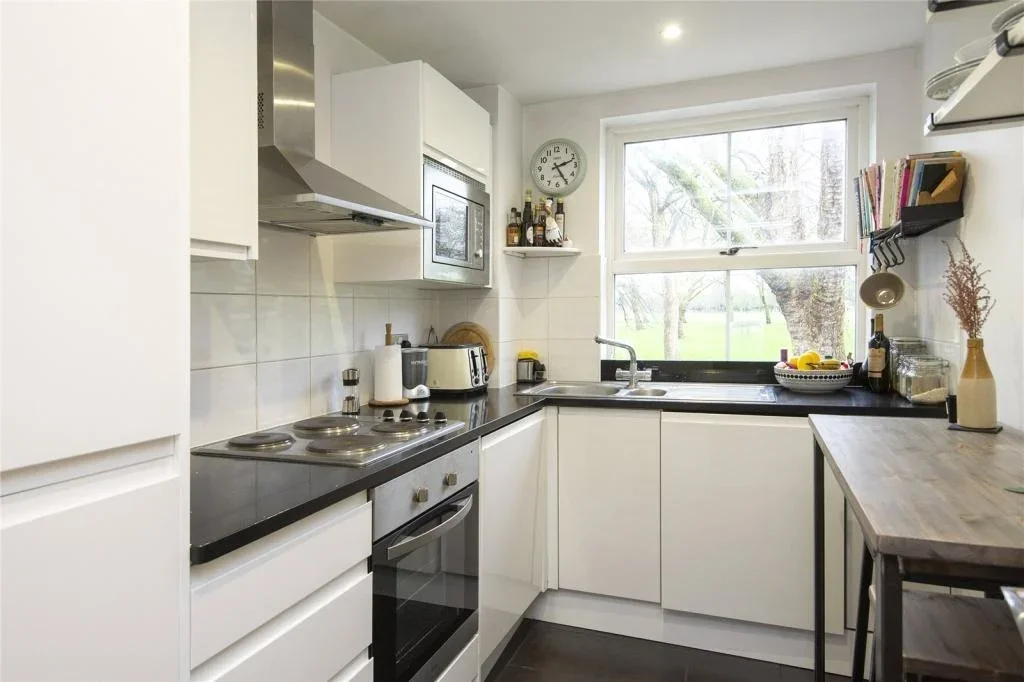 Flat Cadogan Terrace in Greater London