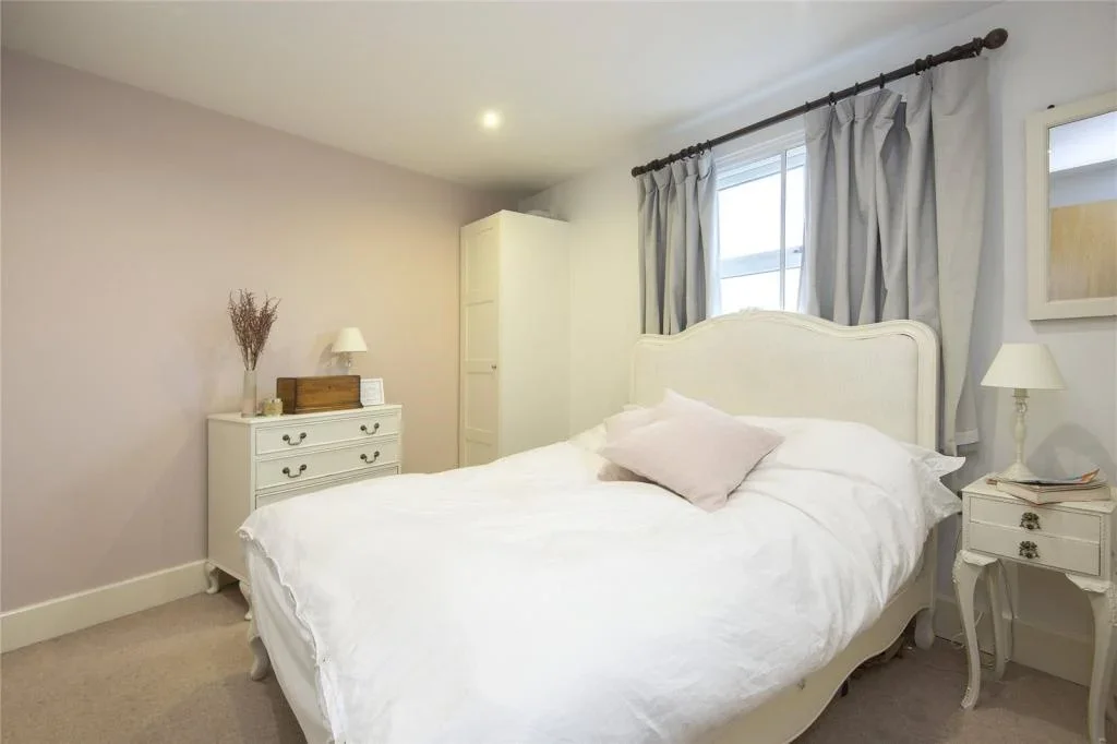 Flat Cadogan Terrace in Greater London