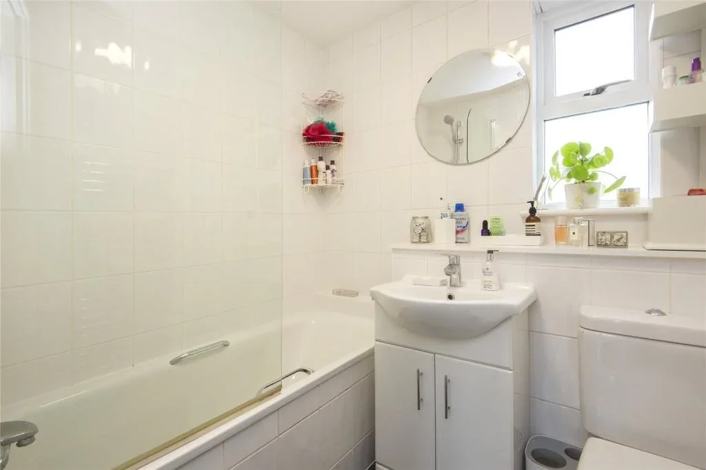 Flat Cadogan Terrace in Greater London