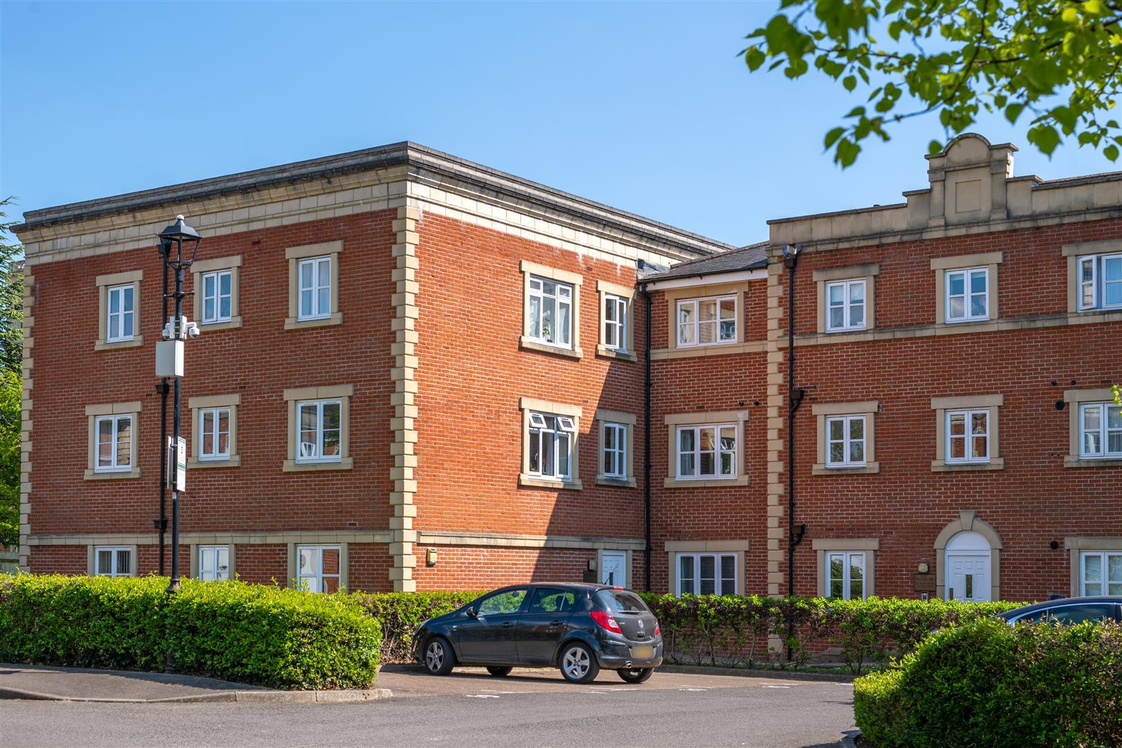 Flat Talfourd Way in Reigate and Banstead