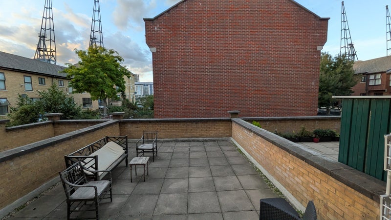 Room Wesley Avenue in Greater London