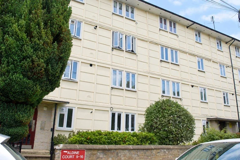 Flat Aldine Place in Greater London