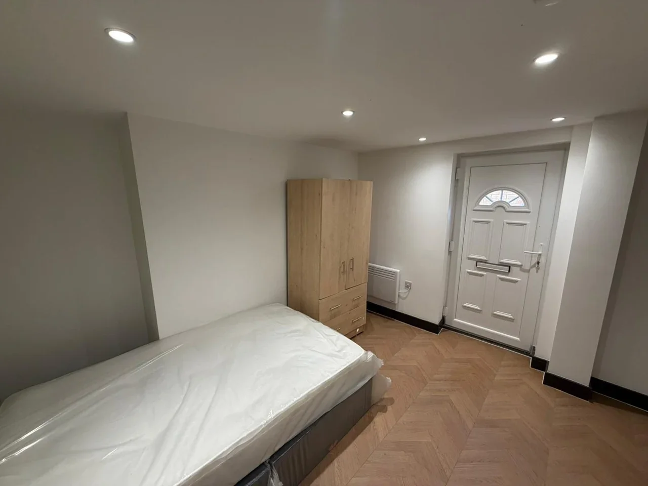 Flat Albion Road in Gravesham