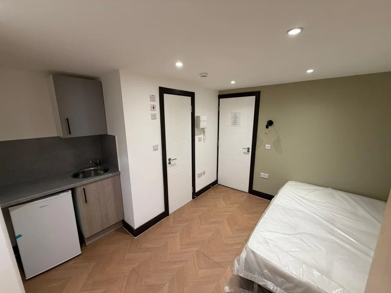 Flat Albion Road in Gravesham