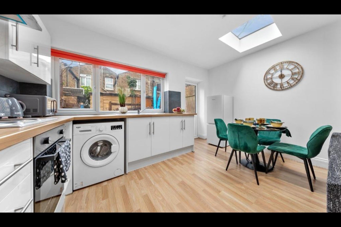Flat Furley Road in Greater London