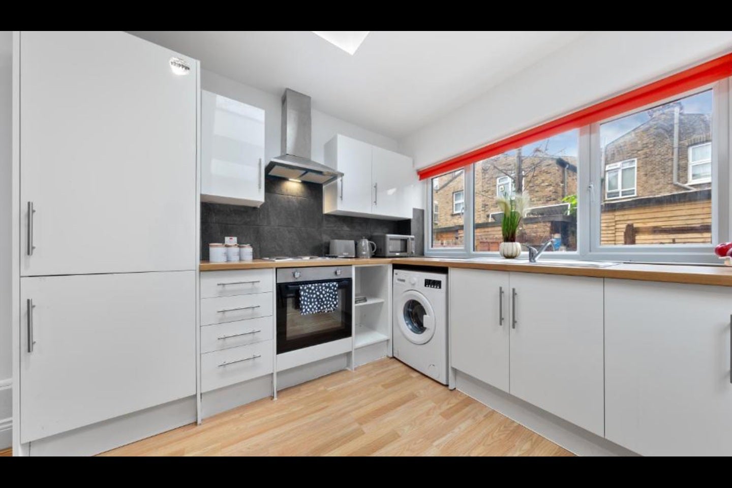 Flat Furley Road in Greater London