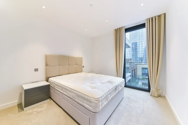 Flat Leman Street in Greater London