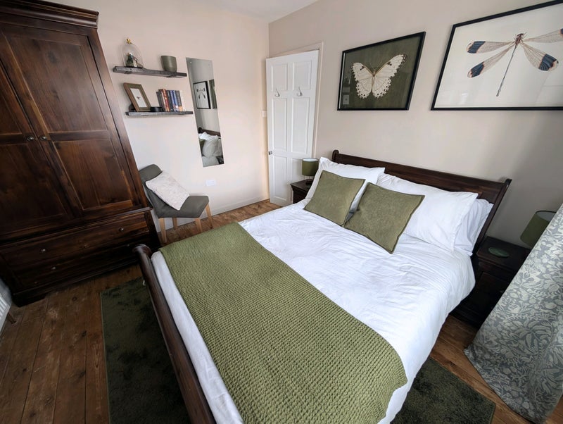 Room Fortescue Road in Poole