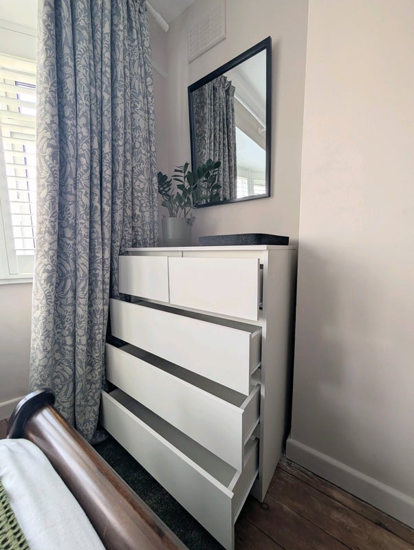 Room Fortescue Road in Poole